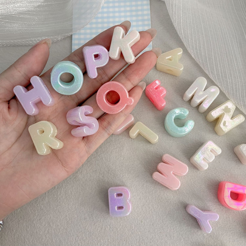 Jewelry Quotes - Perles de lettres en acrylique irisées
