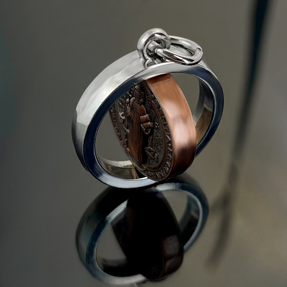 Nouveau collier médaille Saint - Jewelry & Watches Spółka Z Ograniczoną Odpowiedzialnością avis et prix
