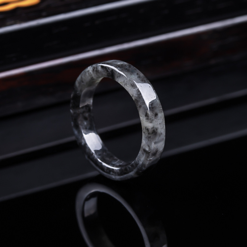 Bague en jadéite noire de Birm - Jewelry & Watches Spółka Z Ograniczoną Odpowiedzialnością avis et prix
