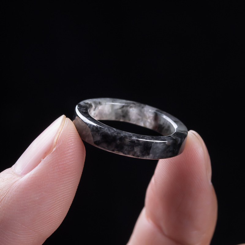 Bague en jadéite noire de Birm - Jewelry & Watches Spółka Z Ograniczoną Odpowiedzialnością avis et prix